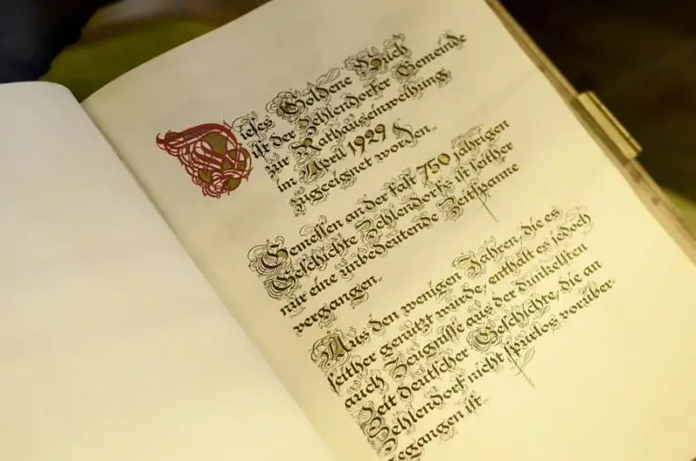 Understanding the Role of Filipino Language in Philippine Art and Design